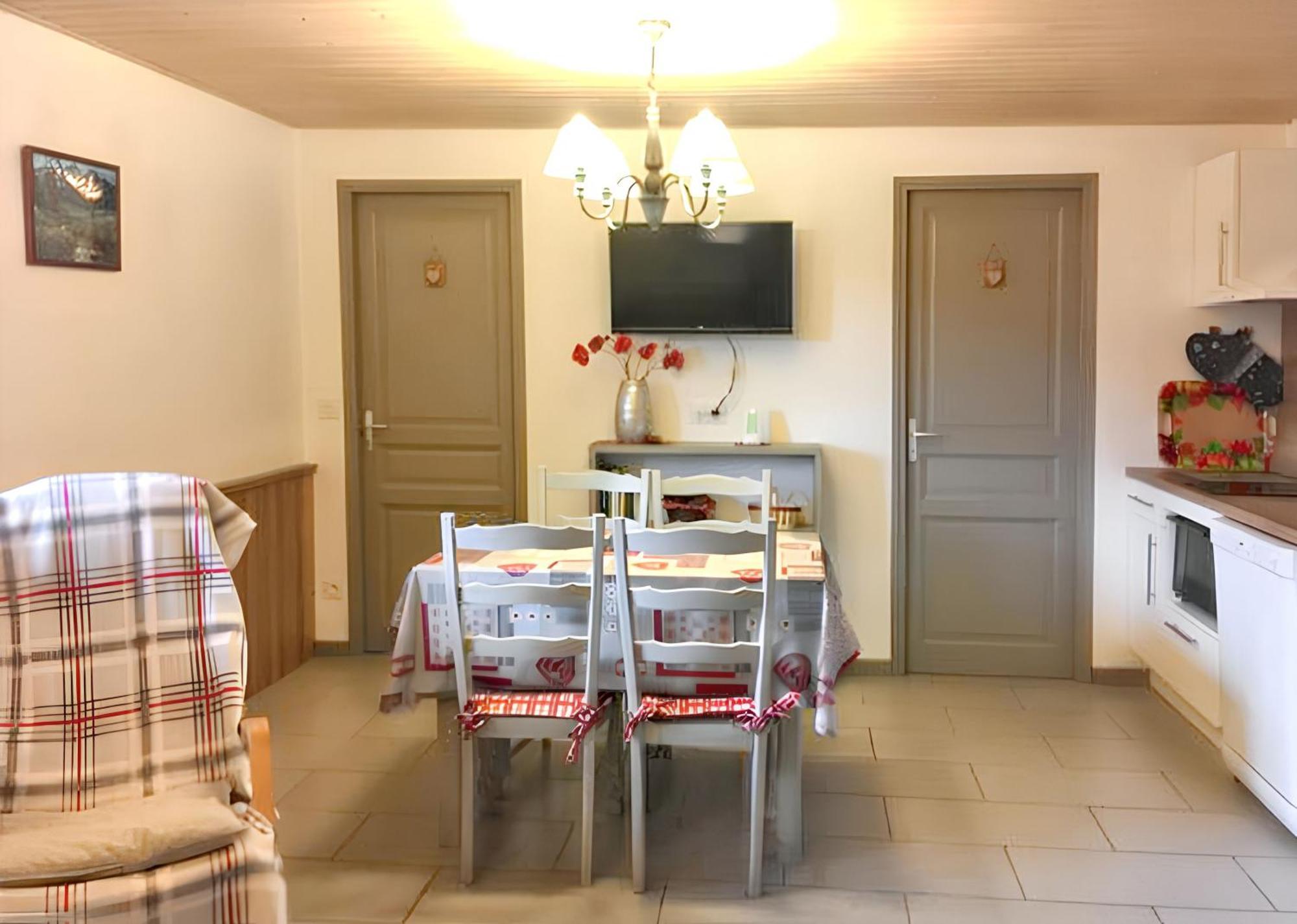 Appartement Cosy A Cornimont 30 M² Avec Terrasse Et Vue Montagne Εξωτερικό φωτογραφία